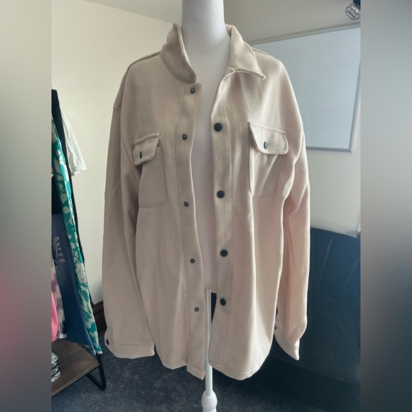 Soft Shacket - Picture 1 of 3